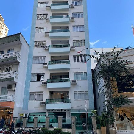 Apto Na Av Brasil Frente Ao Shopping,4Min Da Praia Балнеариу-Камбориу Экстерьер фото